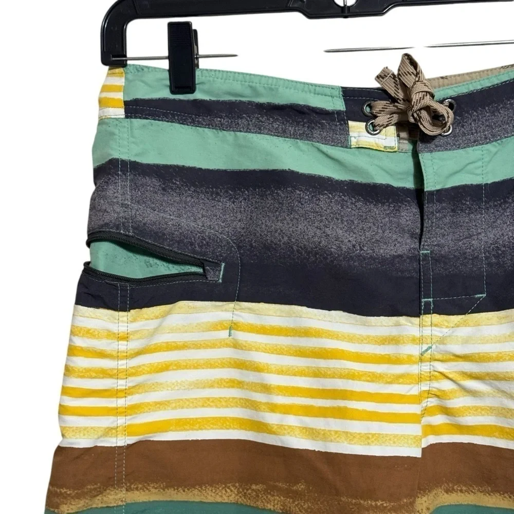 Patagonia  M's Printed Wavefarer Board Shorts